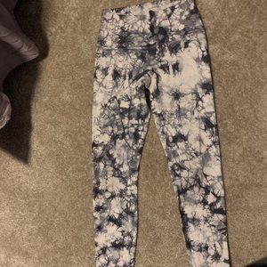Lululemon Capri leggings. Size 6